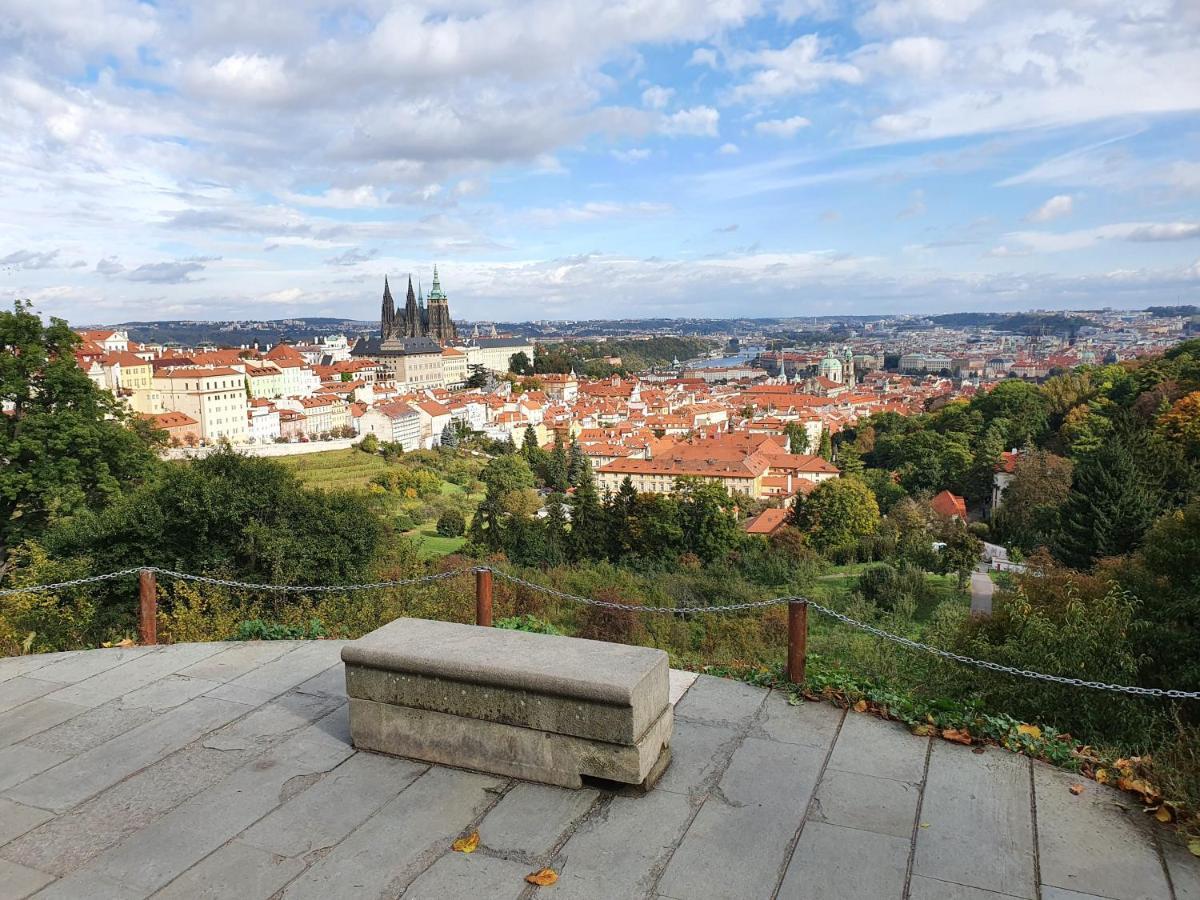 Cozy Apt Near Prague Castle Esterno foto